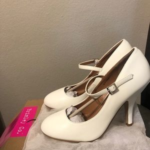 White Mary Jane pumps size 9